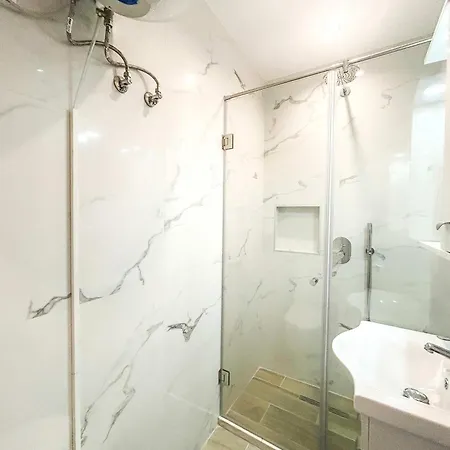 1389 Apartment