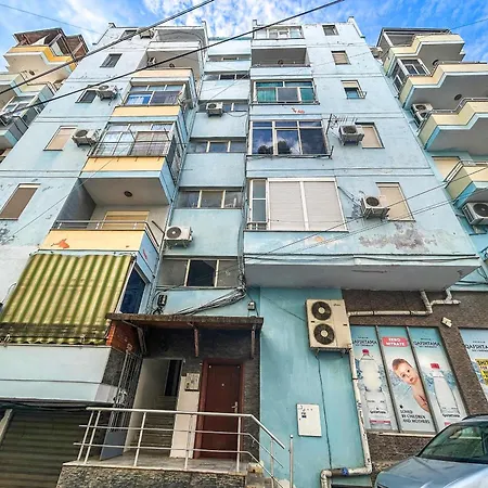 Apartment 1389 *